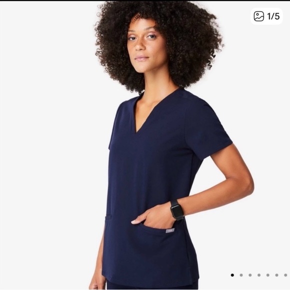 FIGS Technical Collection Casma 3-Pocket Scrub Top Shirt Women’s Navy Blue XS - Picture 1 of 10